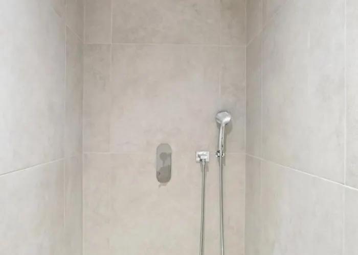 311 Elisa - Superbe A Paris. パリ